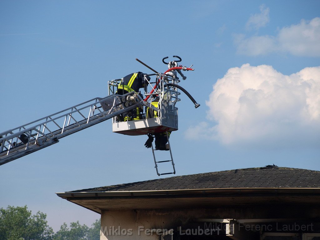 Feuer Koeln Ossendorf Butzweiler Hof neben IKEA P274.JPG